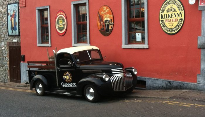 ireland-Old-Guinness-Truck